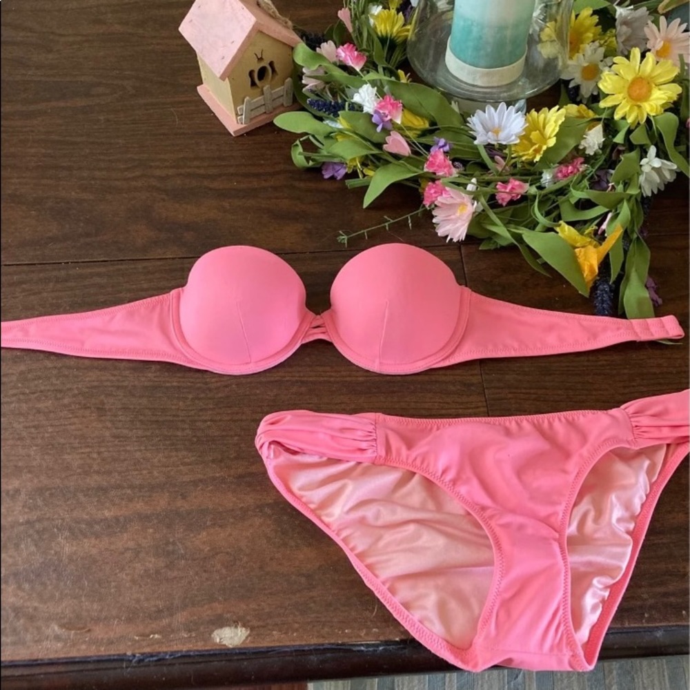 Victoria’s Secret bikini 👙